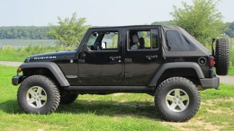 Rubicon Unlimited Black Beeeatch