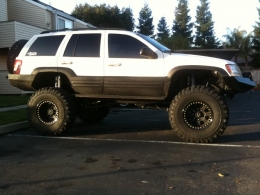 4.7 V8